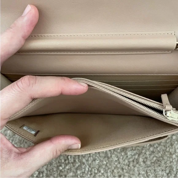 Chanel Quilted Crossbody Bag with Gold Chain - Picture 6 of 14